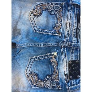 Miss Me Bootcut Jeans with Fleur de Lis pockets EUC